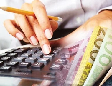 Έρχεται νέα ρύθμιση μέχρι 120 δόσεις για χρέη σε Ταμεία, Εφορία και Τράπεζες - Ποιους αφορά